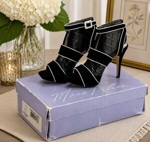 Marc Fisher Trust2 Black Suede Peep Toe Platform Heels 7.5M w Box